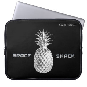 Capa Para Notebook Space Snack Silver Pineapple Humor SciFi