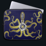 Capa Para Notebook Steampunk alinha o polvo Kraken<br><div class="desc">Este monstro de mar tentacled do steampunk tem oito fio-como anexos do ouro, uma engrenagem de prata central e a abundância das engrenagens e dos parafusos que compo seus cabeça, olhos e copos da sucção. É um polvo do robô/kraken, um monstro da máquina do metal para qualquer um que gosta...</div>