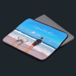 Capa Para Notebook Sua Bolsa de laptop de Fotografias Pet com Texto P<br><div class="desc">Bolsas de laptop personalizadas de fotos e texto - seu próprio Design com Pet Dog - Família personalizada / Amigos ou Presente de Bolsa de laptop pessoal - Adicionar sua foto e texto - Redimensionar e mover ou remover elementos / texto com a ferramenta Personalização! Escolha / adicione sua fonte...</div>
