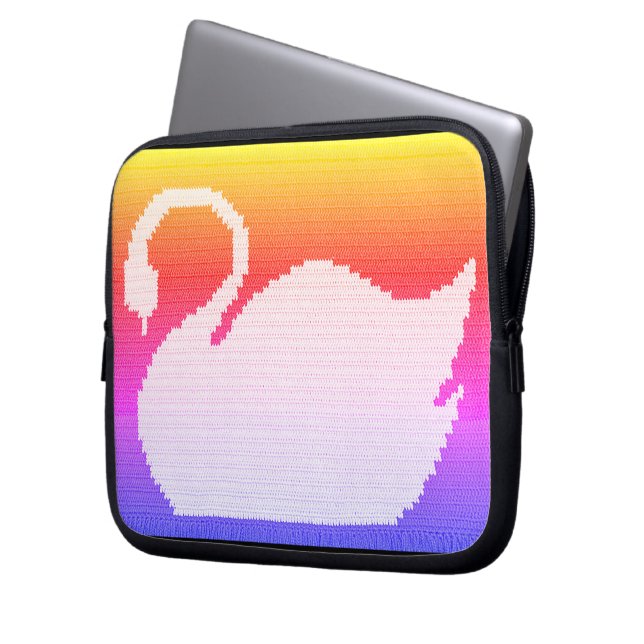 Capa Para Notebook Swan Rainbow Artisan Crochet Impressão Eletrônicos (Frente Esquerda)