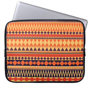 Capa Para Notebook Textura tribal: padrão de listras de safra.