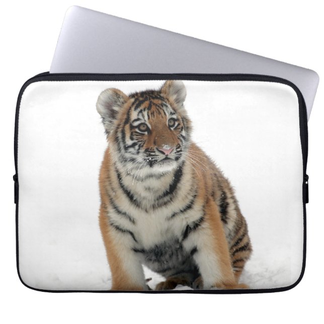 Capa Para Notebook Tiger Cub in the Snow Photograph (Frente)