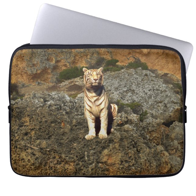 Capa Para Notebook Tigre Branco Em Rochas, iPad Case (Frente)