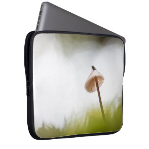 Capa Para Notebook Tiny Mushroom Nature Foto