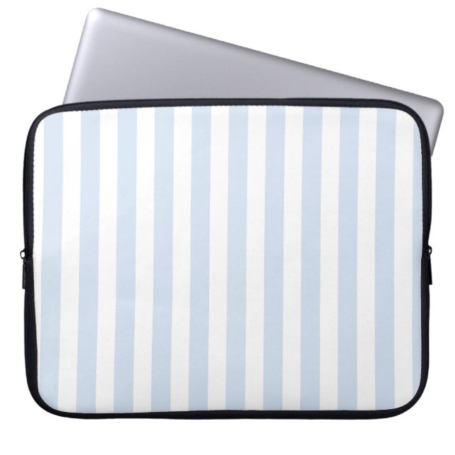 Capa Para Notebook Tiras doces brancas e azuis claras (Frente)