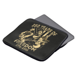 Capa Para Notebook Tocando Violão 4 de Julho 250º Aniversário