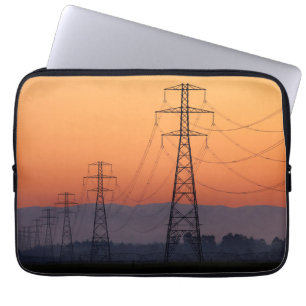 Capa Para Notebook Torres de Energia ao Pôr do Sol