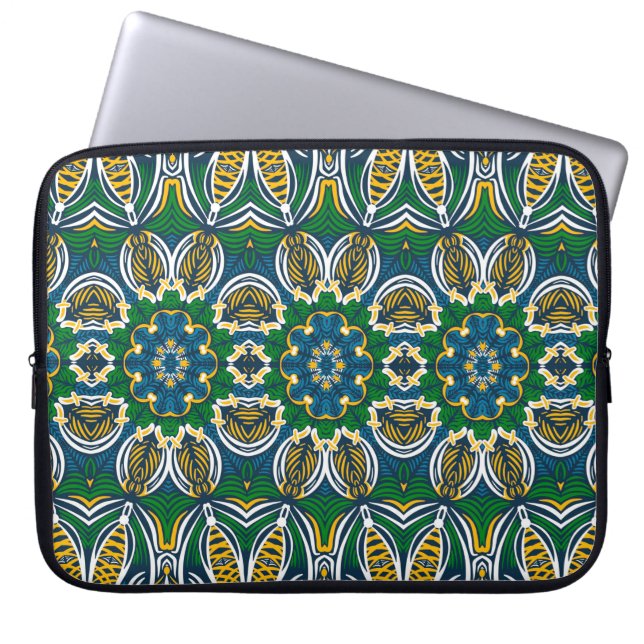 Capa Para Notebook Traditional floral ornament, seamless pattern with (Frente)