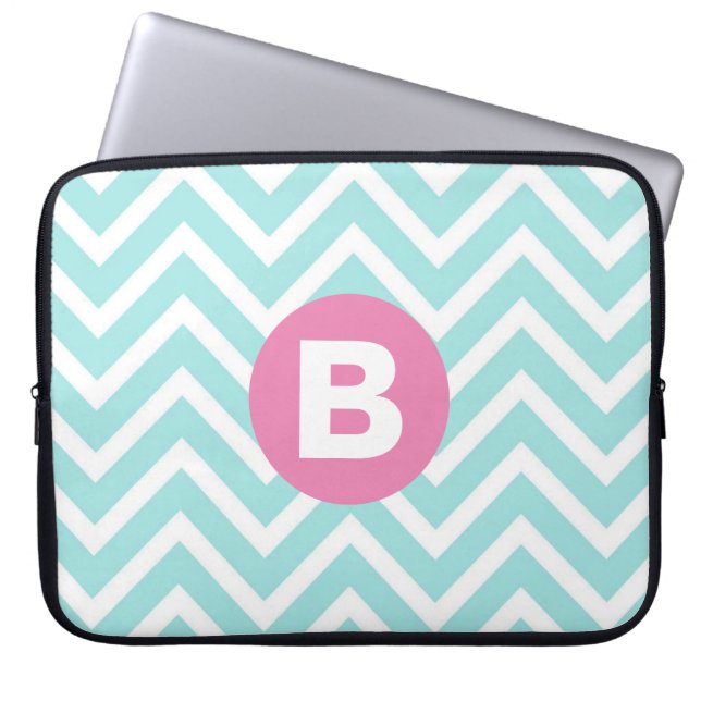 Capa Para Notebook Trendy Light Blue Chevron Pink Monogram (Frente)