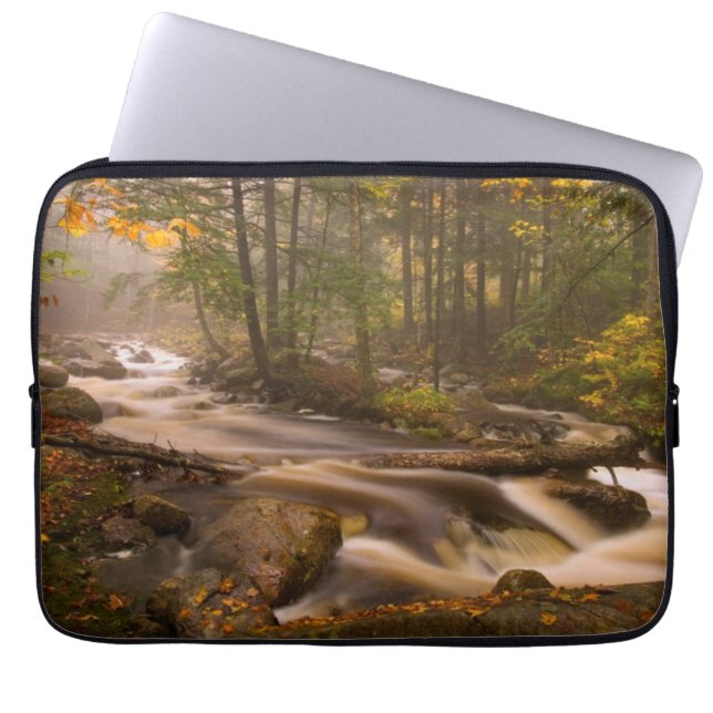 Capa Para Notebook Trilha Appalachian Fluindo Streams | Vermont (Frente)