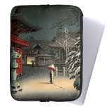 Capa Para Notebook Tsuchiya Koitsu - Neve no Santuário Nezu<br><div class="desc">Neve no santuário Nezu / Mulher na neve - Tsuchiya Koitsu,  impressão de cor de bloco de madeira,  1934</div>