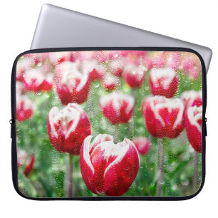 Capa Para Notebook Tulipas brancas e vermelhas com gotas de chuva