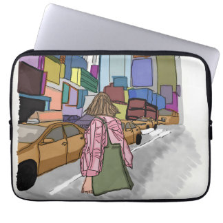 Capa Para Notebook Uma mulher caminha por uma rua movimentada da cida