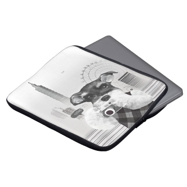 Capa Para Notebook Urban Photographer: Schnauzer in Taipei City (Frente Topo)