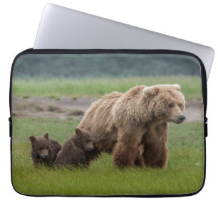 Capa Para Notebook Urso Pardo Mãe com Filhotes Gêmeos