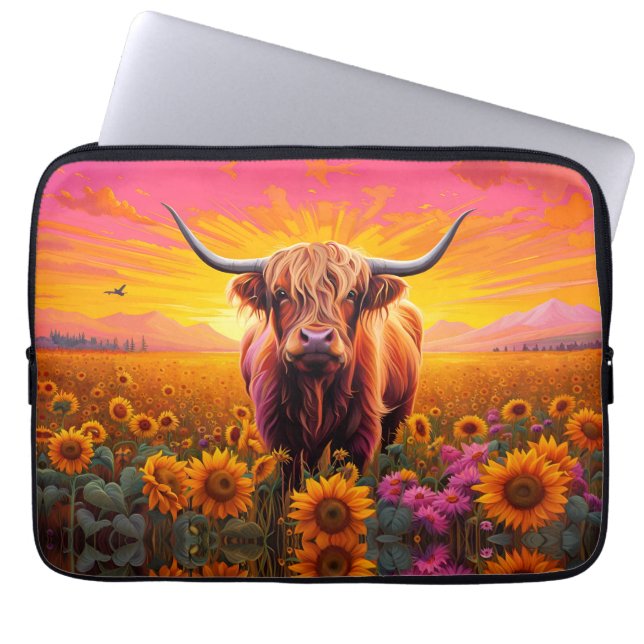 Capa Para Notebook Vaca Highland no Sunflower, Sunrise (Frente)