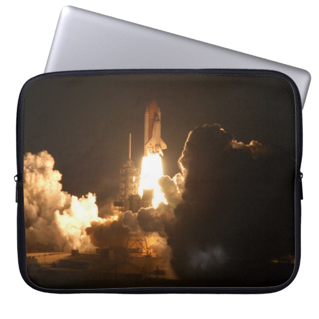 Capa Para Notebook Vaivém Espacial Terra Nave Orbital Noturna Canva (Frente)