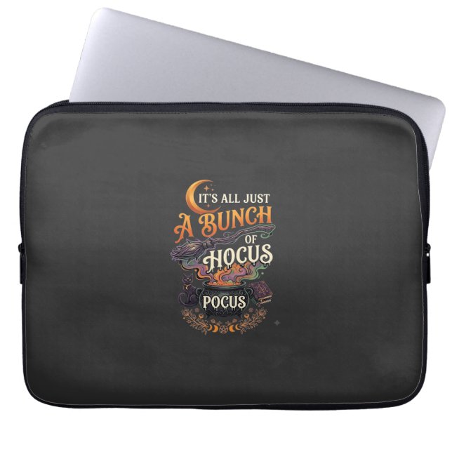 Capa Para Notebook Vassoura de Bruxa Hocus Pocus Gato Preto Caldeirão (Frente)