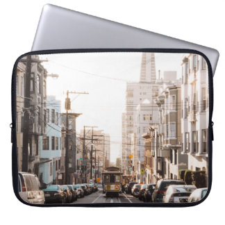 CAPA PARA NOTEBOOK VEÍCULOS DIFERENTES NA ESTRADA DURANTE O DIA