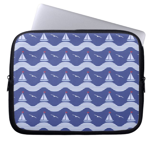 Capa Para Notebook Veleiros em um teste padrão listrado do mar (Frente)