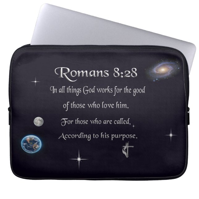 Capa Para Notebook versículo bíblico cristão Romanos 8:28 (Frente)
