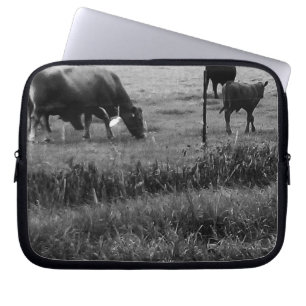 Capa Para Notebook Vida fazenda Sem texto, Família Vaca