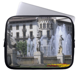Capa Para Notebook Vida na Espanha a bela Plaza Cataluna com