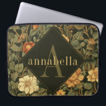 Capa Para Notebook Vintage Dark Floral William Morris Monograma<br><div class="desc">Este simples, mas elegante design apresenta um escuro e elegante William Morris inspira um padrão floral em verde sábio, ouro mole e ferrugem rica num fundo negro. Mantenha o seu laptop ou tablet protegido com estilo. Adicione um nome para personalizá-lo. Faz um Natal excelente ou um presente Dia de as...</div>
