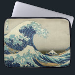 Capa Para Notebook Vintage Japonês Art, The Excelente Wave by Hokusai<br><div class="desc">36 visualizações do Monte Fuji: a onda de Excelentes ao largo da costa de Kanagawa por Katsushika Hokusai do período Edo, c. 1830. Ilustração náutica de arte asiática de safra fina que apresenta uma paisagem marítima de enormes ondas de marés com barcos de pessoas e Monte Fuji à distância. Apesar...</div>