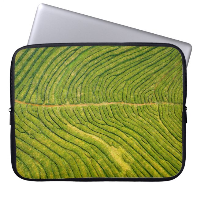 Capa Para Notebook Vista aérea de campo verde aberto (Frente)