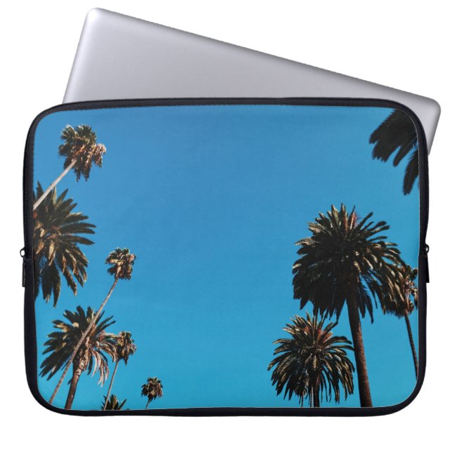 Capa Para Notebook Vista das árvores pelo verme (Frente)