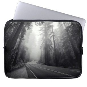 Capa Para Notebook Vista de árvores da sequóia na floresta