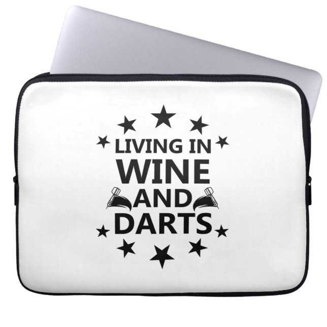 Capa Para Notebook Vivendo Em Vinho E Dardos (Frente)