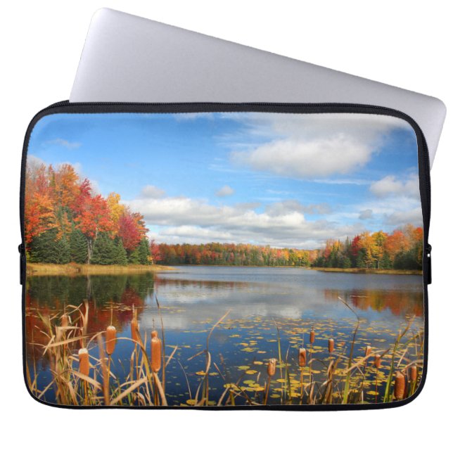 Capa Para Notebook Water | Mabel Lake Canada (Frente)