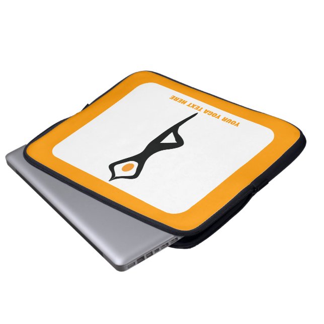 Capa Para Notebook Yoga tree pose preto, costume laranja (Frente Inferior)