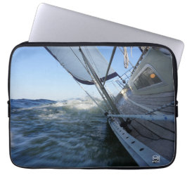 Capa Para Notebook Zeilboot met lege horizon voor avontuur.