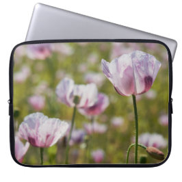 Capa Para Notebook Zomers veld met lila bloemen in bloei.