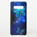 Capa Para Samsung Galaxy Borboleta Morpho no Fundo Escuro<br><div class="desc">borboletas azuis e brilhantes morfo sobre fundo escuro. Morpho. Design com borboletas.</div>