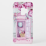 Capa Para Samsung Galaxy S9 Case-Mate Pink Floral Booth Personalizado<br><div class="desc">Esta bela capa de telefone apresenta uma cabine telefônica cor-de-rosa enfeitada em flores com uma árvore nas proximidades deixando flores cor-de-rosa no chão. Você pode personalizar com seu nome.</div>