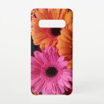Capa Para Samsung Galaxy Fotografia Floral Moderna Rosa e Geradores Laranja<br><div class="desc">Energia mais rápida! Fotografia de flores laranja e rosa,  fotografia floral dramática. Gerbera ou margarida com cor intensa saturada de laranja e rosa. Vibrante e brilhante. Recorda o verão sessenta do amor pelas cores do poder das flores. Para qualquer telefone da Samsung!</div>