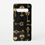 Capa Para Samsung Galaxy Padrão sem falhas com chaves de Ouro<br><div class="desc">Padrão perfeito de chaves antigas,  douradas e silhuetas em fundo preto.</div>