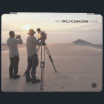 Capa Smart Para iPad Athabasca Sand Dunes<br><div class="desc">Foto: Alex Burr. A partir do fazer do Ano Canadiano Selvagem - os cinematógrafos Justin Maguire e Darren West filmam um pôr do sol no maior complexo de dunas de norte do mundo - Dunas de Areia de Athabasca do Canadá. Localização: Athabasca Sand Dunes, Saskatchewan. Dos criadores da série aclamada...</div>