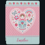 Capa Smart Para iPad Cobrir inteligente Bonito Rosa Matryoshka Doll iPa<br><div class="desc">Uma bonitinha de ninho russa matryoshka decora este Cobrir inteligente Ipad. A matryoshka está em forma cardíaca com pássaros,  borboletas e flores. Bonita para voltar à escola. Personalize-o com o seu nome. Projetado para você pelo Blackberry Boulevard.</div>
