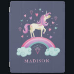 Capa Smart Para iPad Cute Unicorn Rainbow<br><div class="desc">Um unicórnio fofo com corações e um arco-íris decoram esta capa de ipad. Personalize com o nome dela. Um presente divertido para uma garota. Projetado para você pelo Blackberry Boulevard.</div>