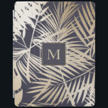 Capa Smart Para iPad Folhagem Tropical Folha de Folha Dourada de Folha<br><div class="desc">Proteja a tecnologia do seu precioso com estilo. Dourada folhagem num fundo azul marinho. Tão exuberante. Personalize o seu caso com a sua inicial.</div>