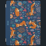 Capa Smart Para iPad Pássaros e Flores Coloridos De Raposas Retro<br><div class="desc">Raposas brancas e coloridas aves e flores retro ilustram um padrão uniforme com cor azul de fundo personalizada.</div>