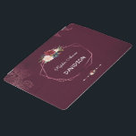 Capa Smart Para iPad Royal Burgundy Floral Geométrico<br><div class="desc">Elegante,  design único,  com buquês florais de cor d'água,  forma geométrica de rosa,  todos em fundo arrojado e com folhas esboçadas. Use a ferramenta Personalizar para adicionar suas informações. Para obter itens correspondentes,  visite minha Coleção Geométrica de Folhas de Borgonha.</div>