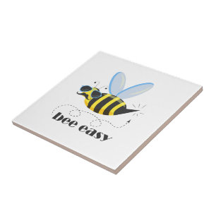 Caráter de abelha com óculos de sol do bigode Abel