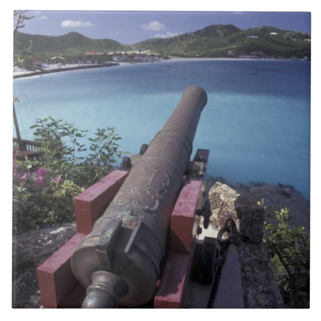 CARIBE, St. Barts, Connon apontando para a Baía de (Frente)