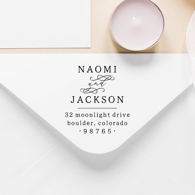 Carimbo Auto Entintado Endereço de devolução de Casal de caligrafia român (Rubber Stamp Mock-up)